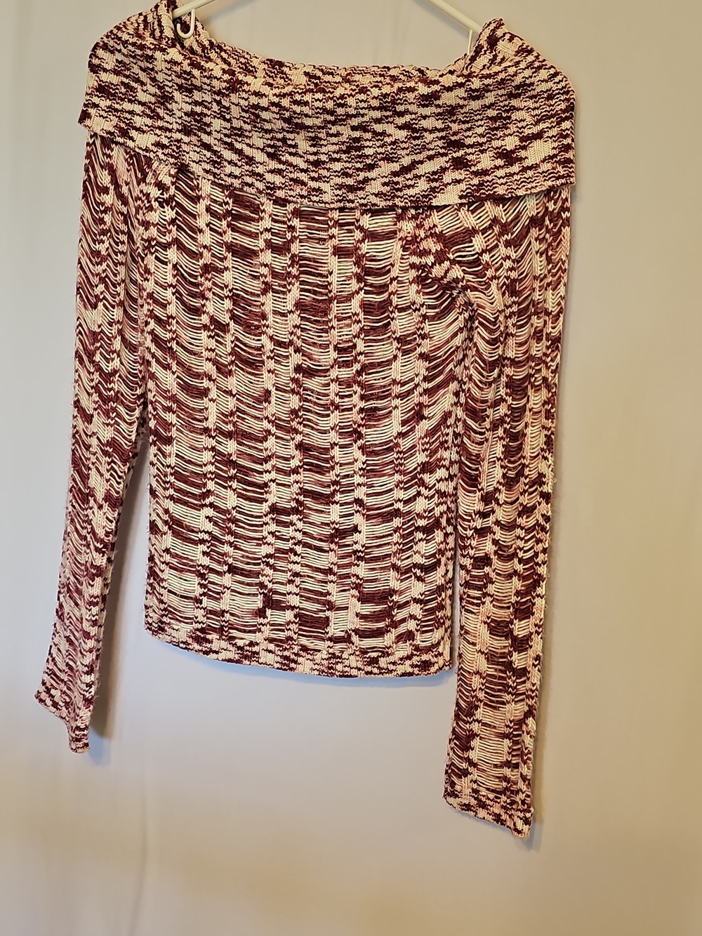 GUESS Marled Knit Boatneck Sweater in Burgundy & Cream